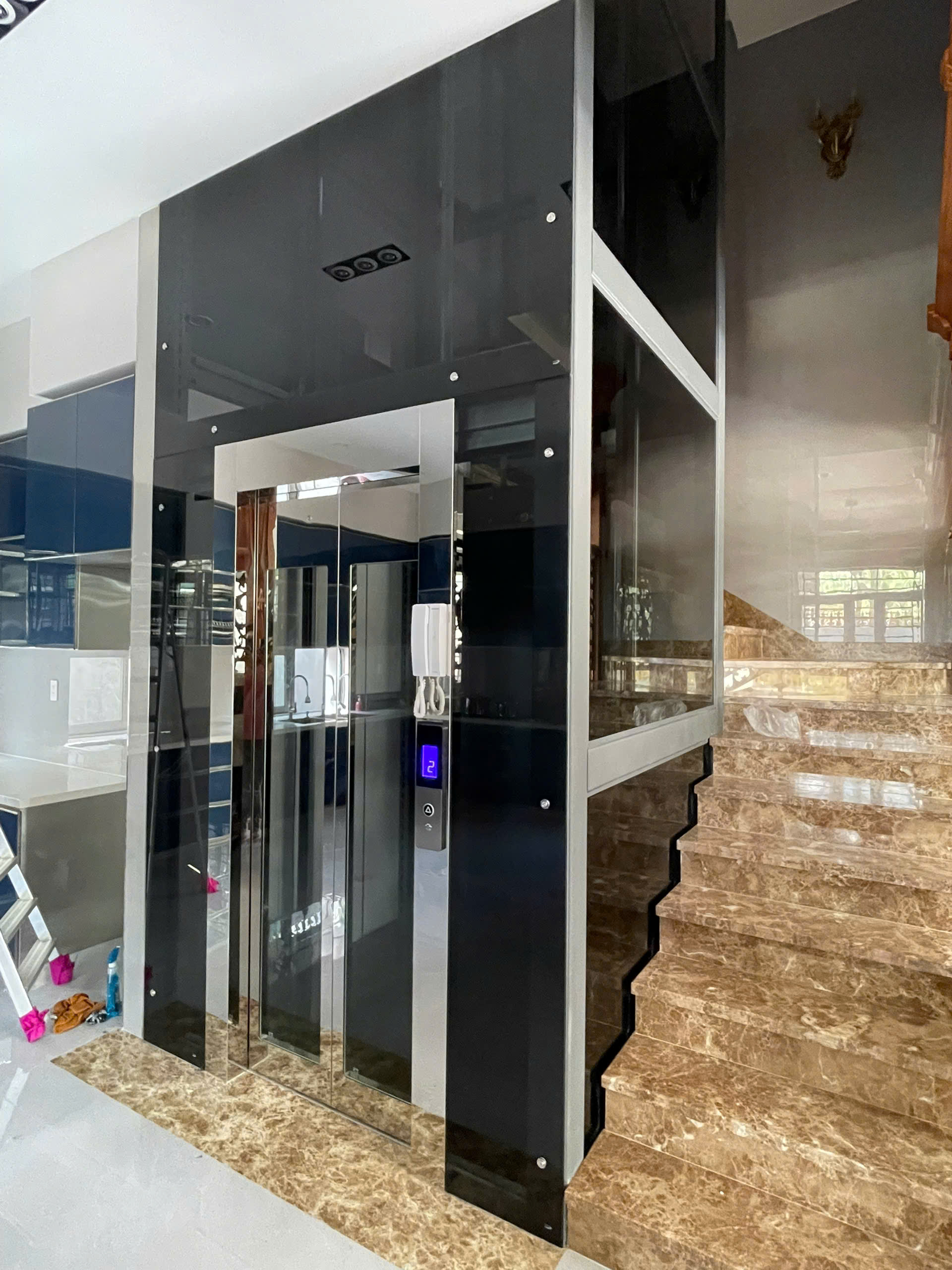 thang máy gia đình nhập khẩu Bình Dương